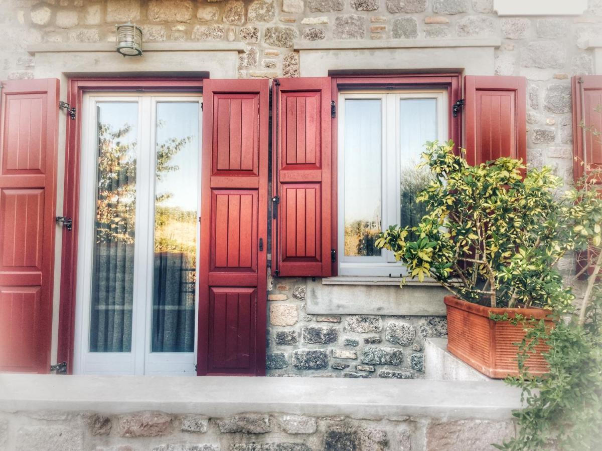 Heliades Maisonettes Mithimna Bagian luar foto