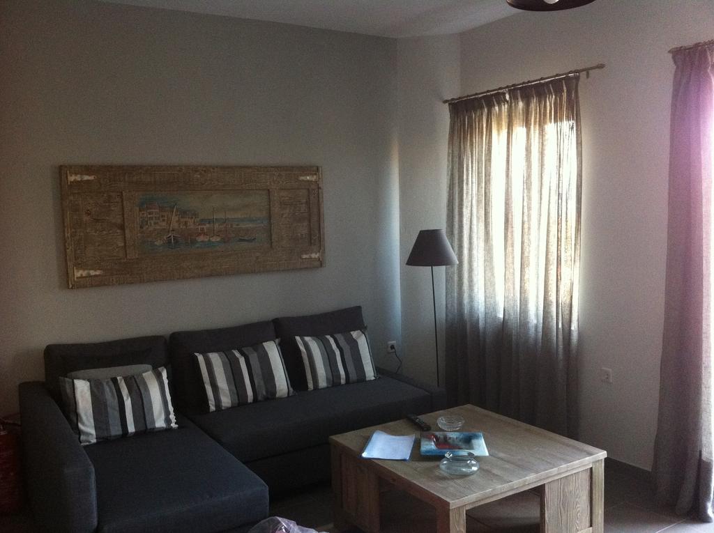 Heliades Maisonettes Mithimna Ruang foto