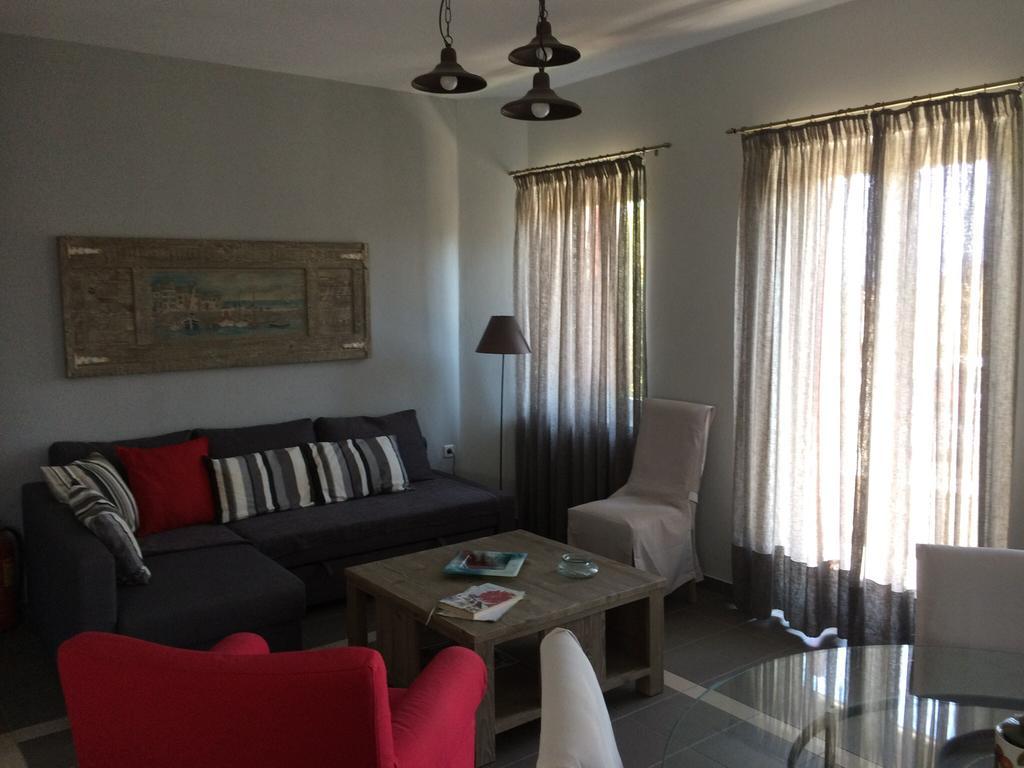 Heliades Maisonettes Mithimna Bagian luar foto