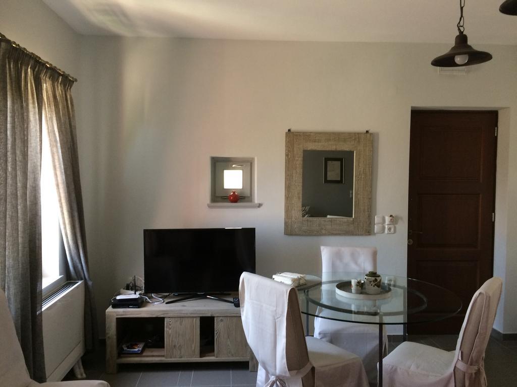 Heliades Maisonettes Mithimna Bagian luar foto